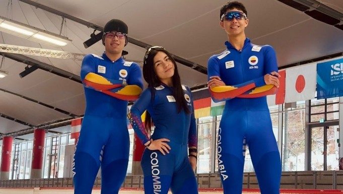 LOS JUVENILES CIERRAN LA TEMPORADA INTERNACIONAL DE PATINAJE SOBRE EL HIELO